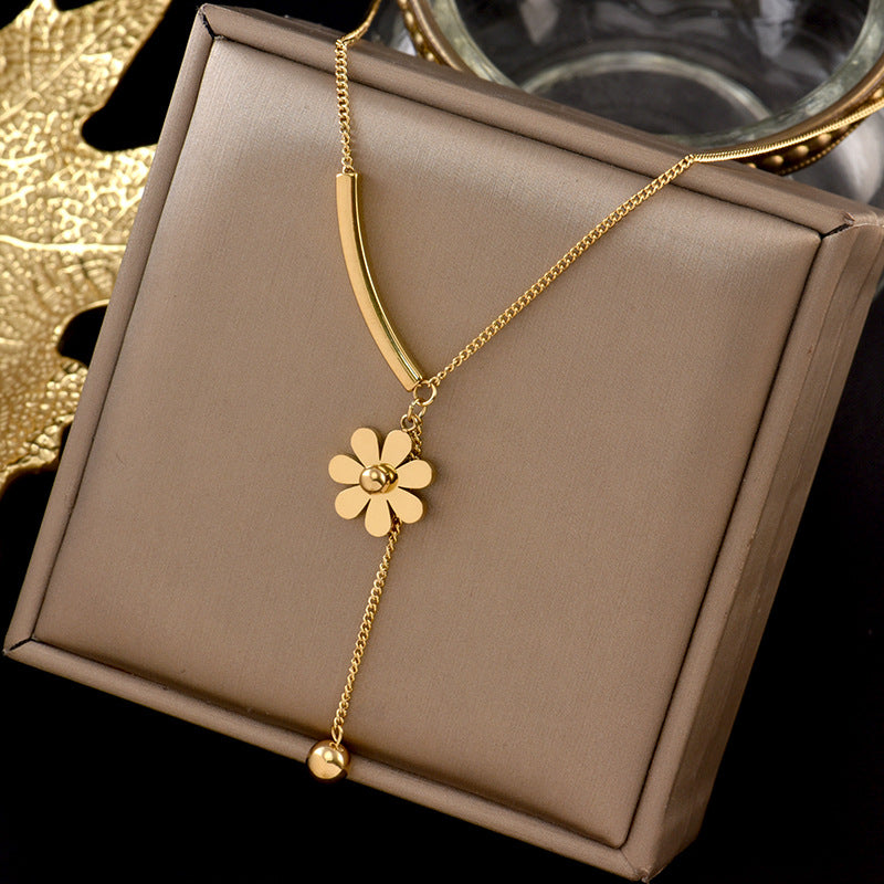 Collana di fiori margherita in oro placcato oro