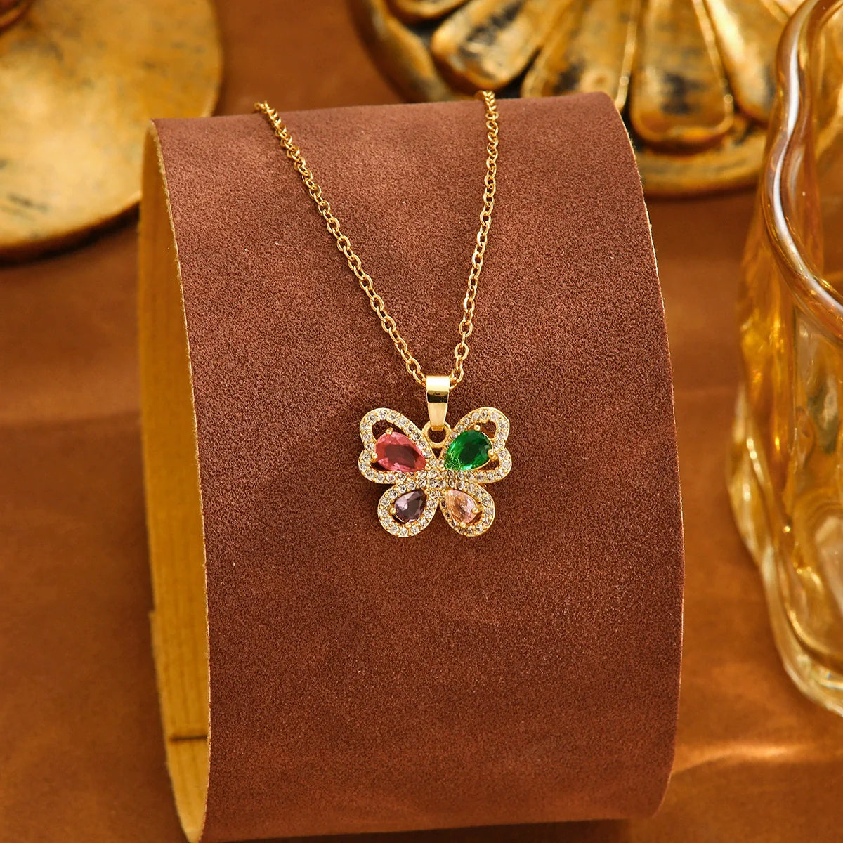 Collana a Farfalla con Cristalli Multicolore e Placcatura in Oro
