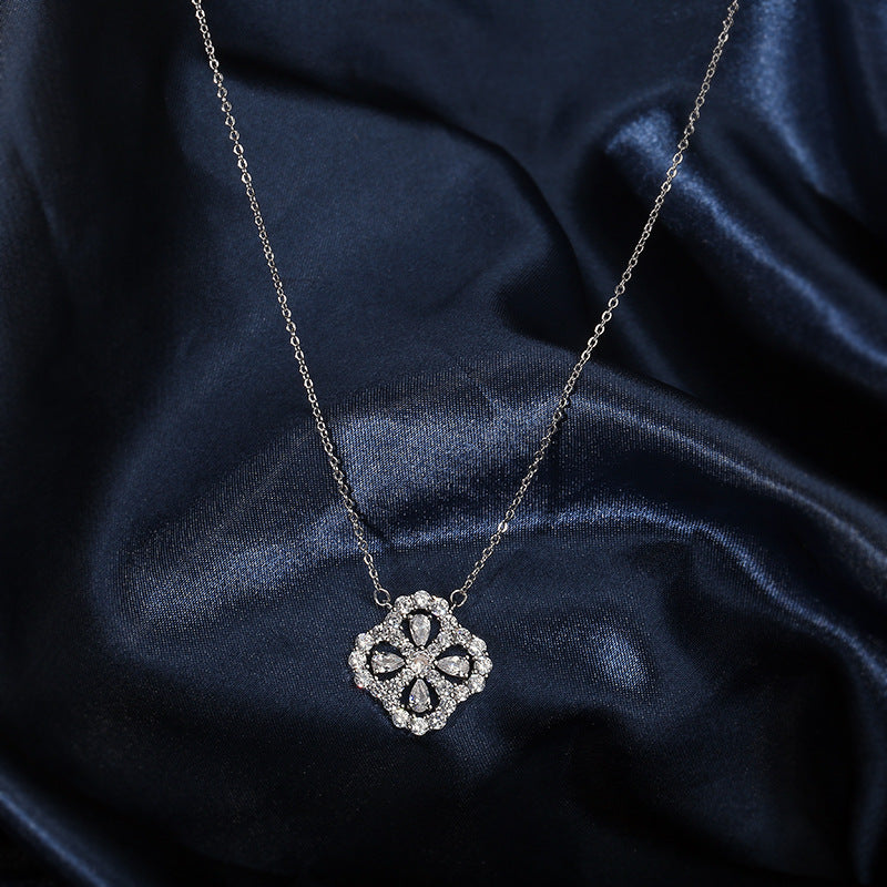 Collana ciondolo quadrifoglio con diamanti in acciaio inox
