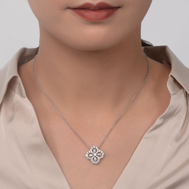 Collana ciondolo quadrifoglio con diamanti in acciaio inox