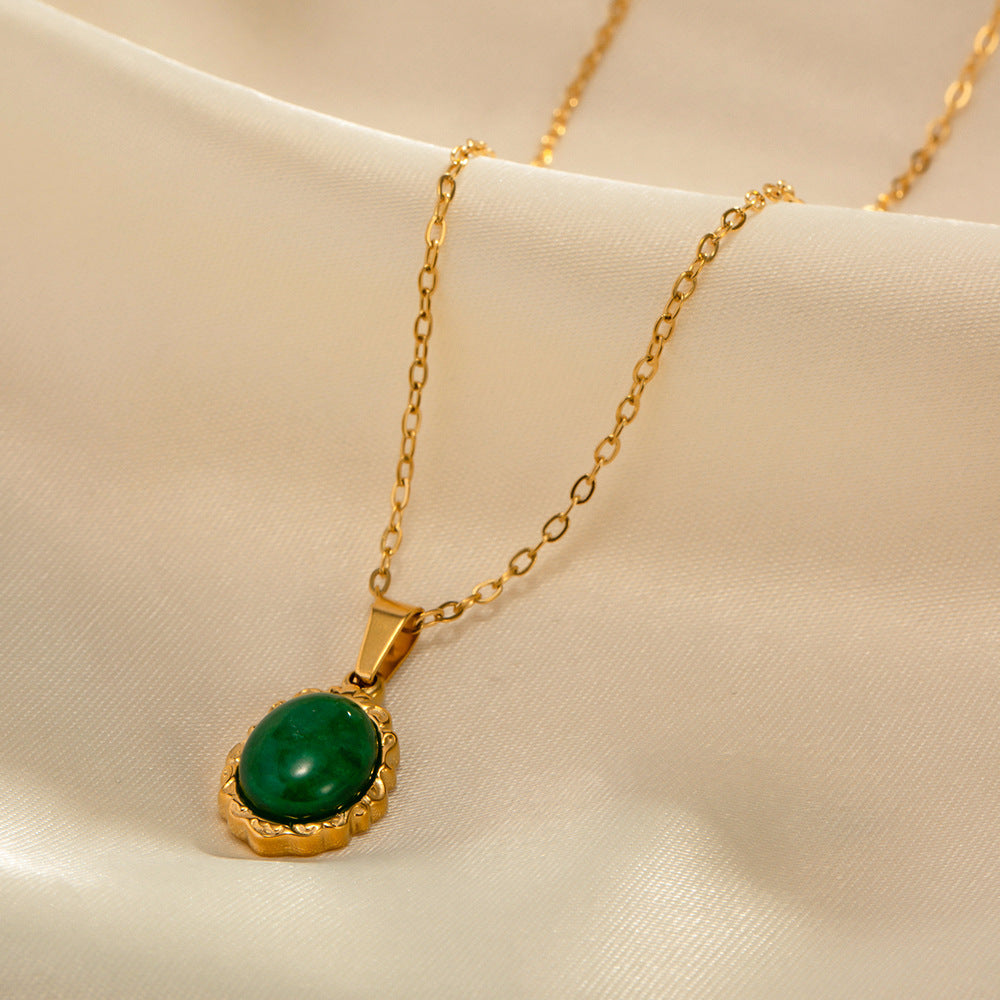 Collana con ciondolo in pietra di agata verde in acciaio inox
