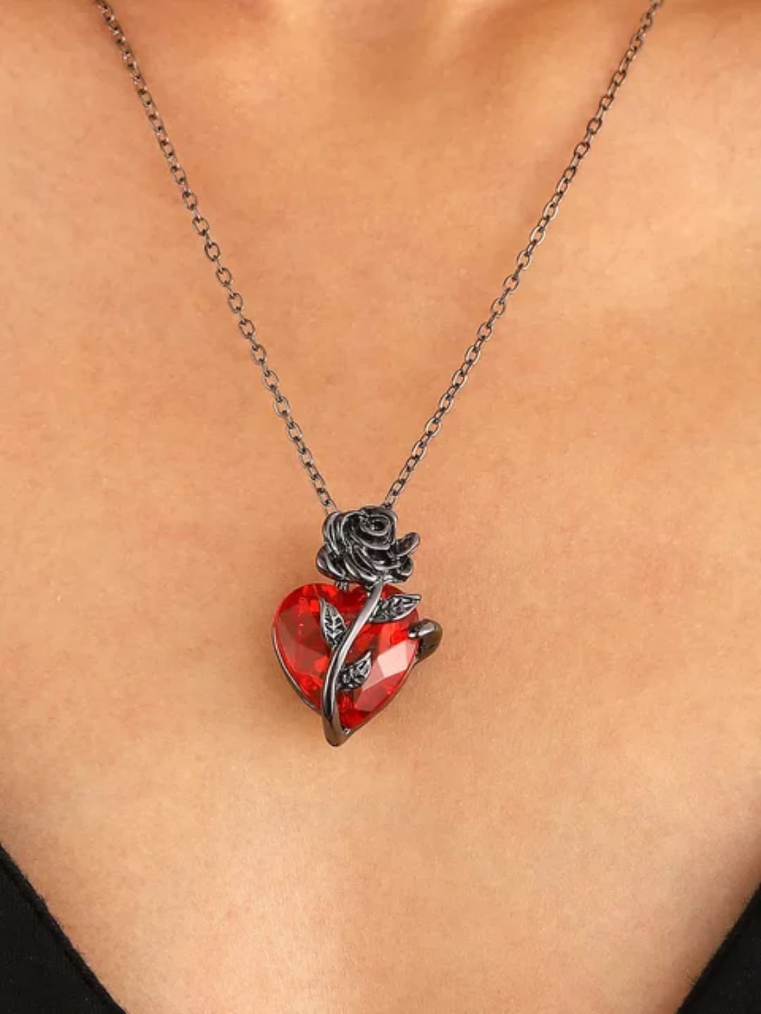 Collana con Cristallo Rosso - cuore di rosa