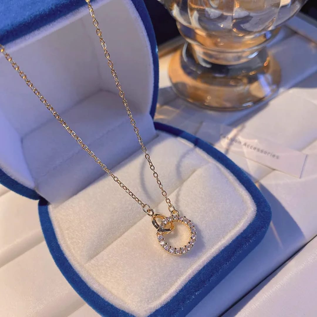 Collana pendente con cerchio
