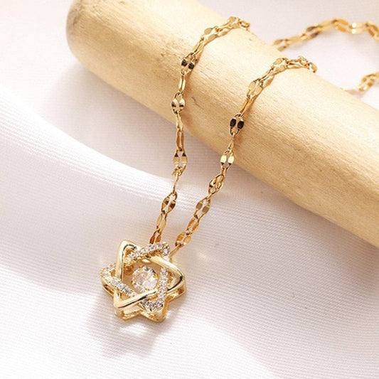 Collana con ciondolo a stella con zirconi