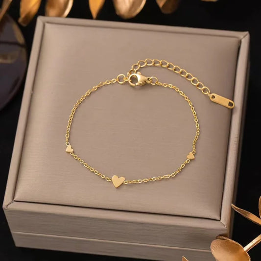 Bracciale con 3 piccoli cuori in acciaio inossidabile