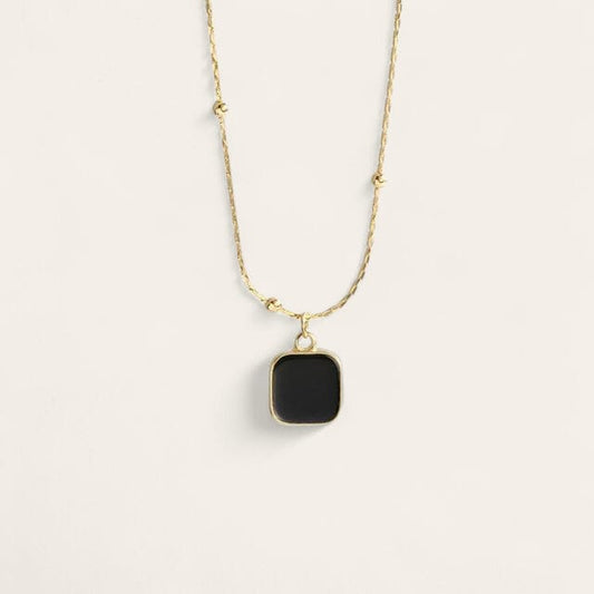 Collana ciondolo forma quadrata nero