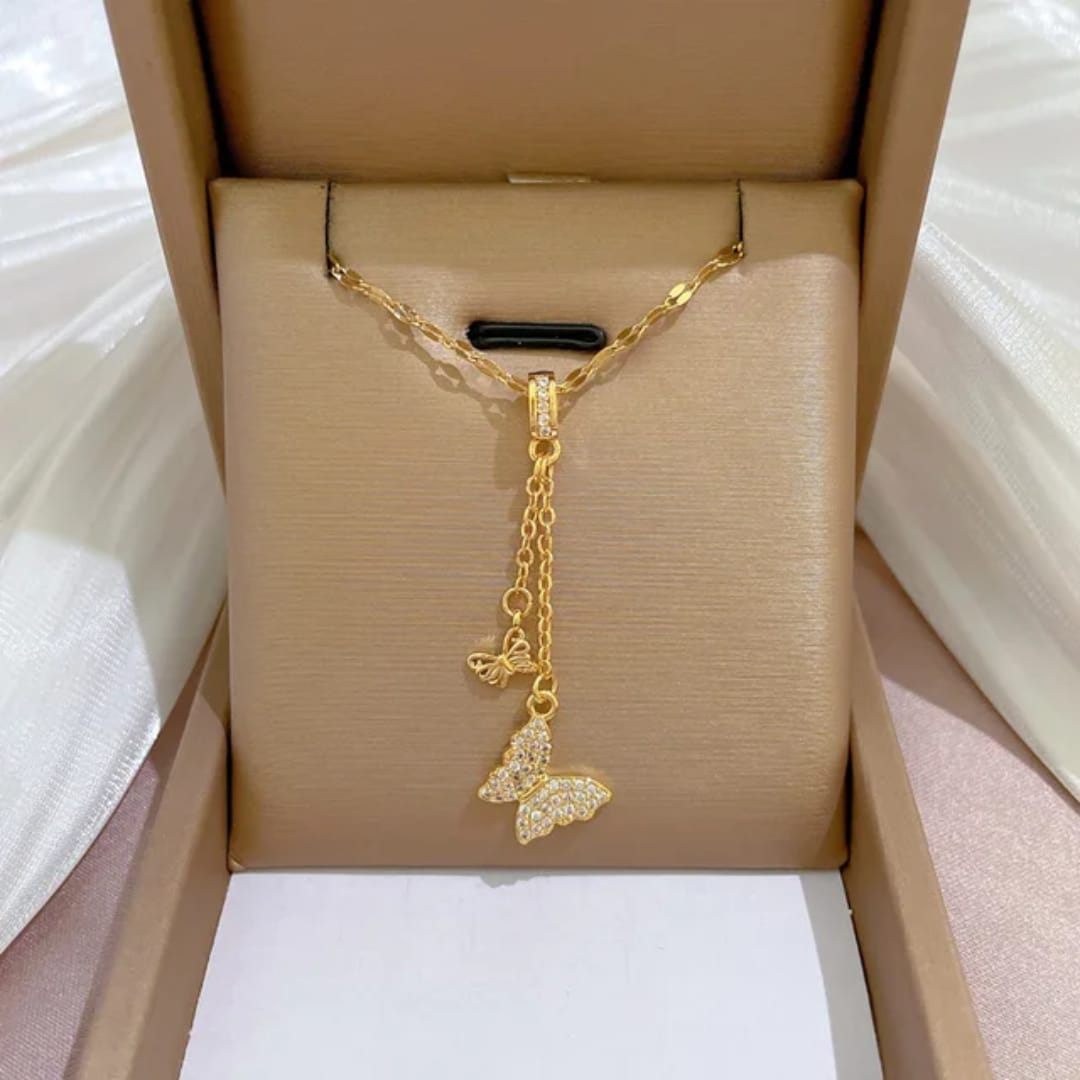 Collana pendente con ciondolo farfalla in acciaio inox