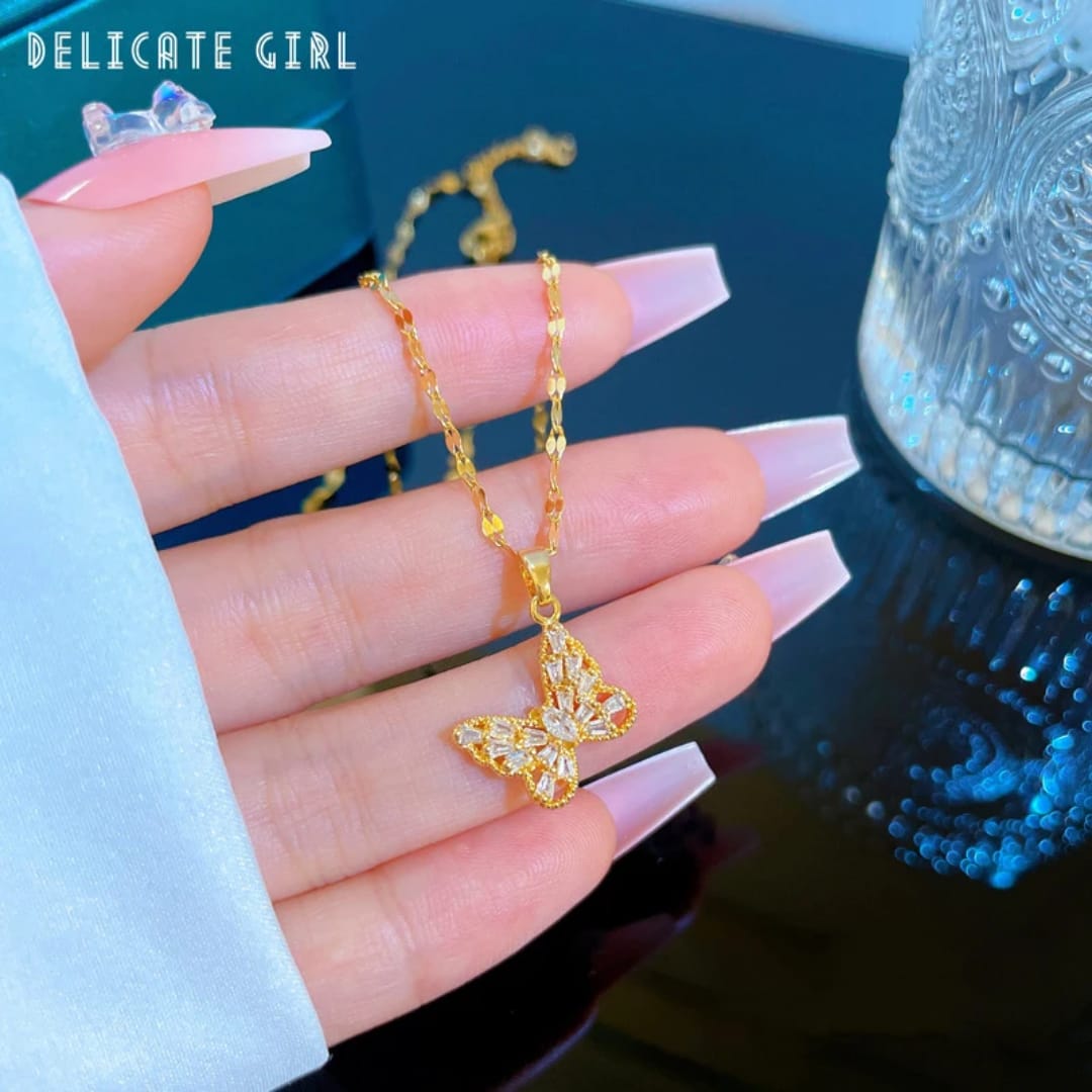 Collana con ciondolo farfalla in acciaio inox